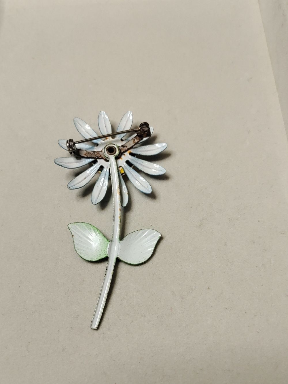 Vintage 1960's Blue and Yellow Daisy Flower Pin Brooch - Picture 2 of 4